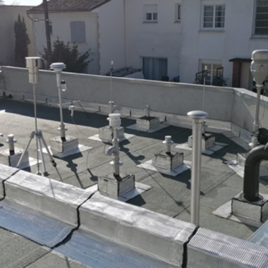 Têtes de prélèvement - station de mesure de la qualité de l'air à Talence (33)